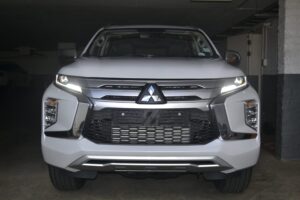 Mitsubishi Pajero Sport Front