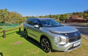 all-new-mitsubishi-outlander-front-view-cmh-mitsubishi-menlyn